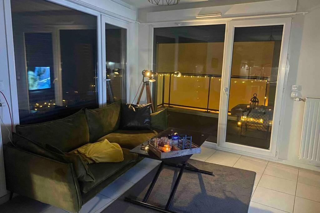 Meyzieu : superbe appartement très cosy. Extérieur photo